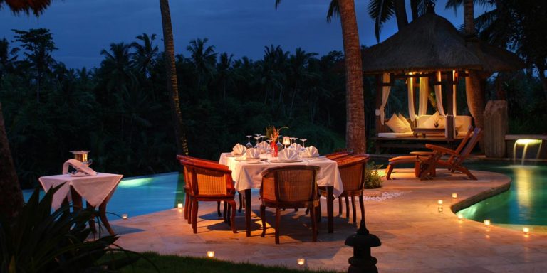 cr dinning by the pool 768x384