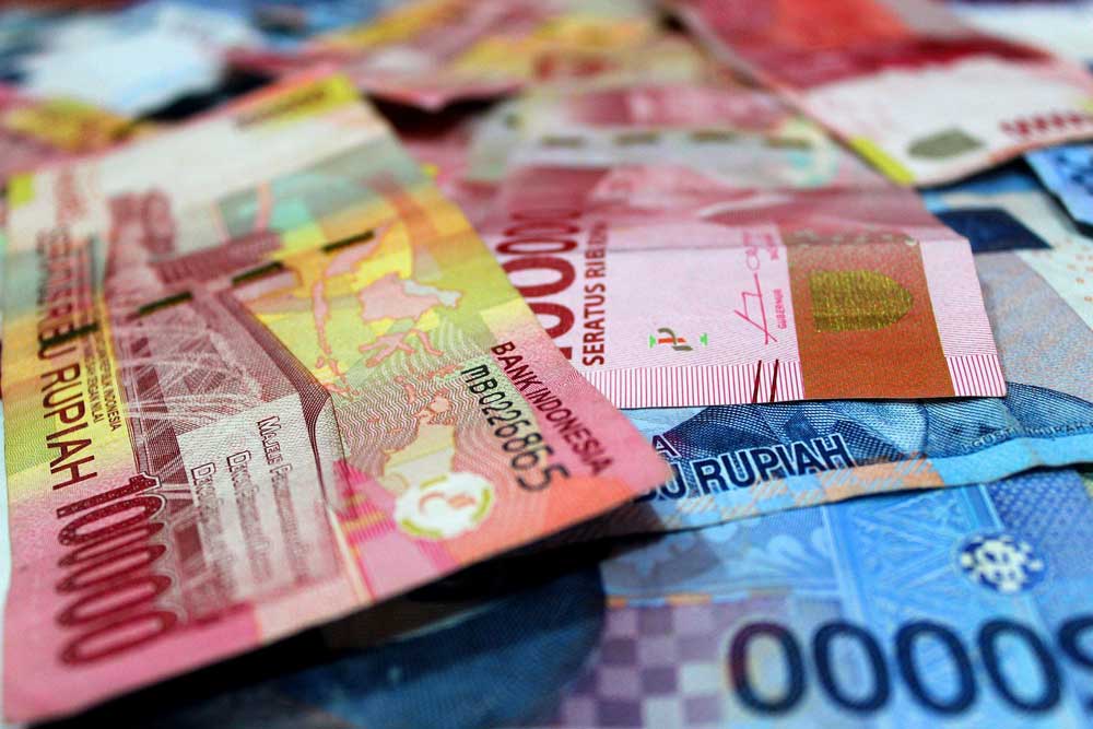 rupiah-indonesia-bali-bank-notes-money