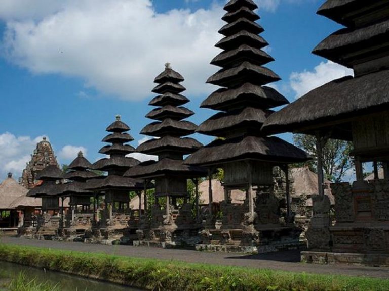 Luhur Batukaru Temple - Bali.com