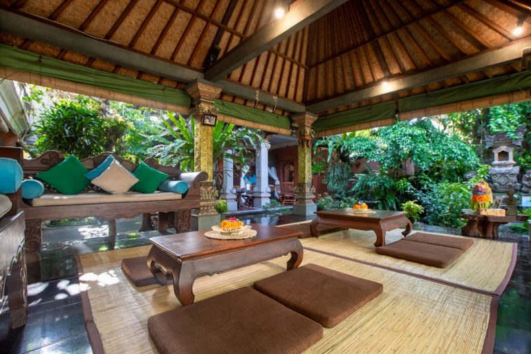 about us 2 1030x686 1 768x512