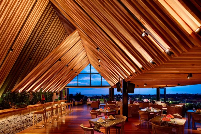 dpsfp rooftop lounge 0720 hor clsc 768x512