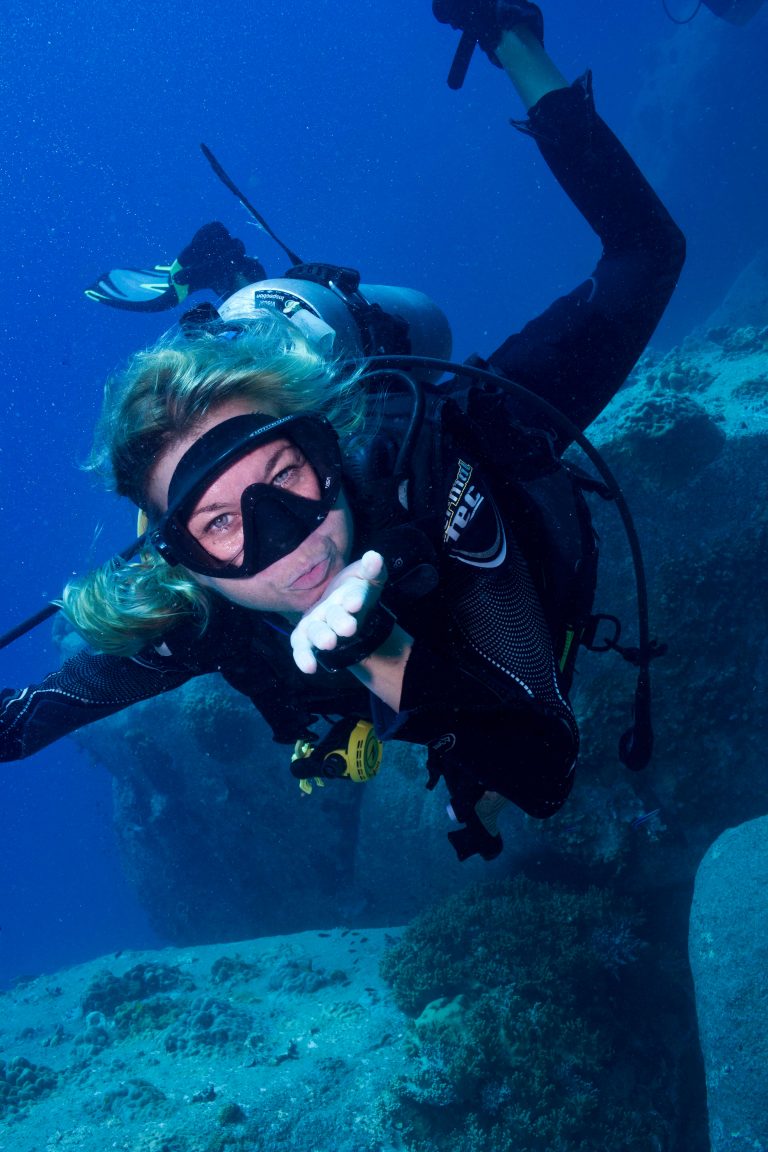 scuba center asia padi 2 768x1152