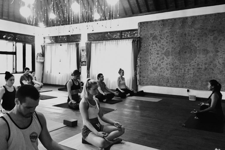 yoga saraswati studio 768x513