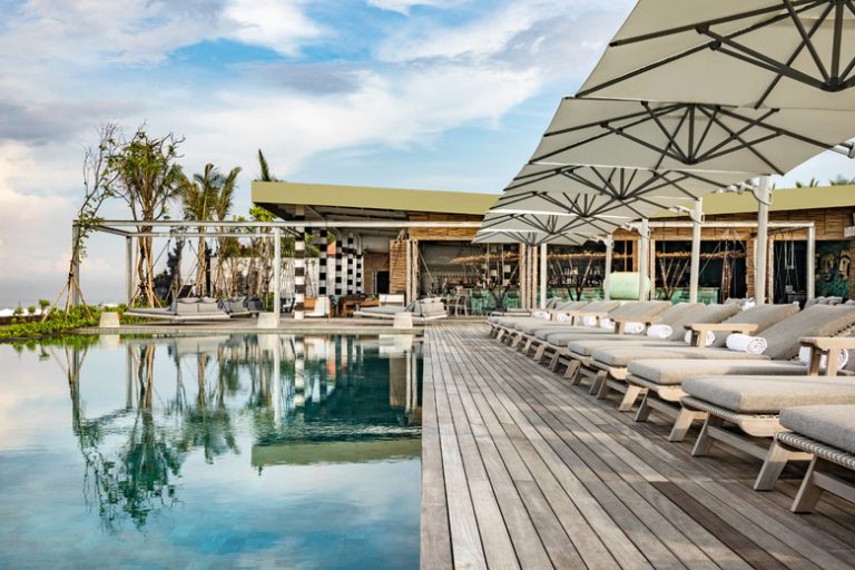 COMO Uma Canggu COMO Beach Club Pool Area 768x512