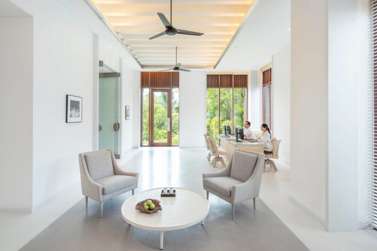 COMO Uma Canggu COMO Shambhala Retreat reception area 768x512
