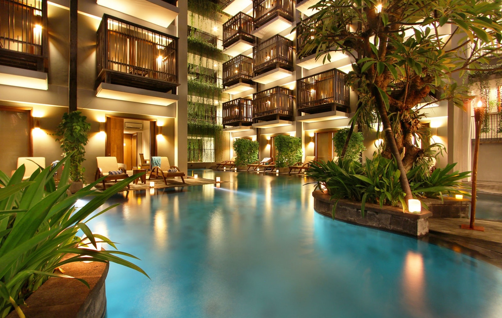 Oasis lagoon sanur main pool 03 min