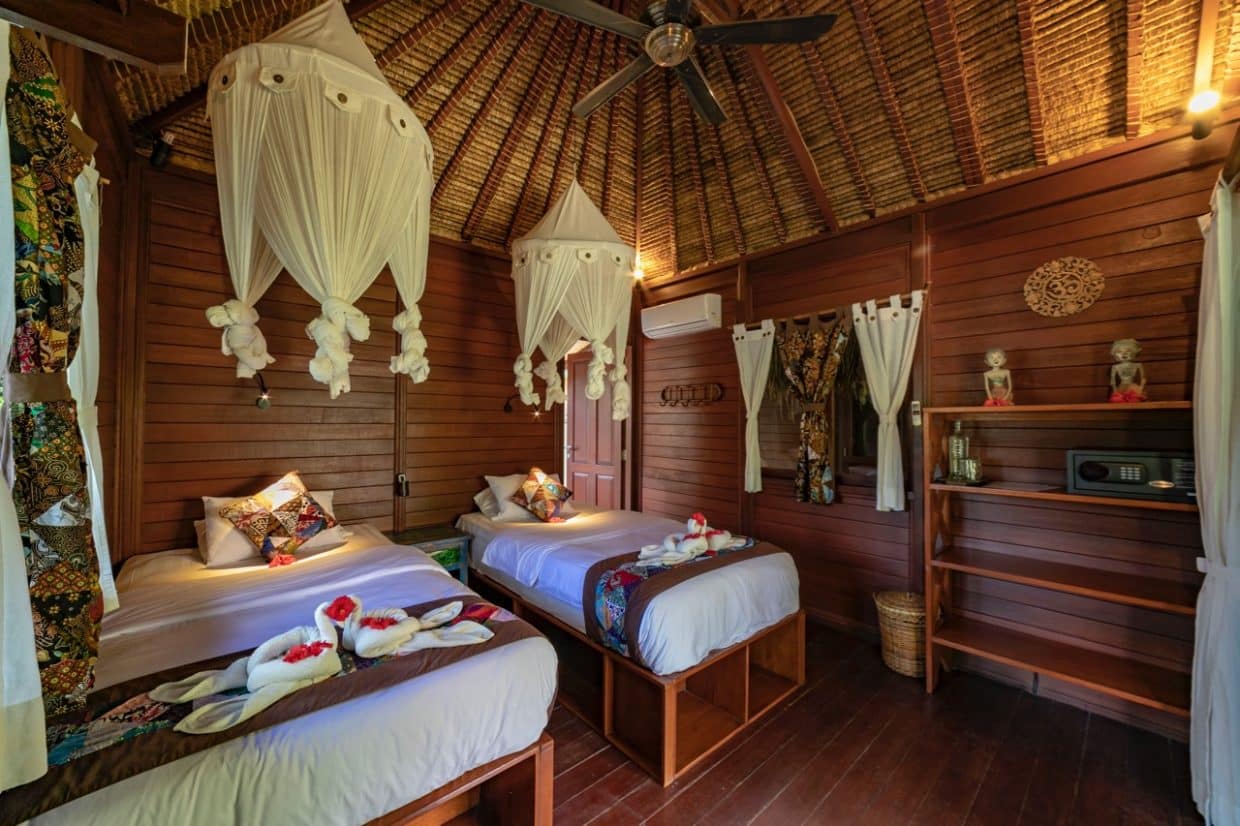 Twin bungalow Left side view 03 1240x826 1