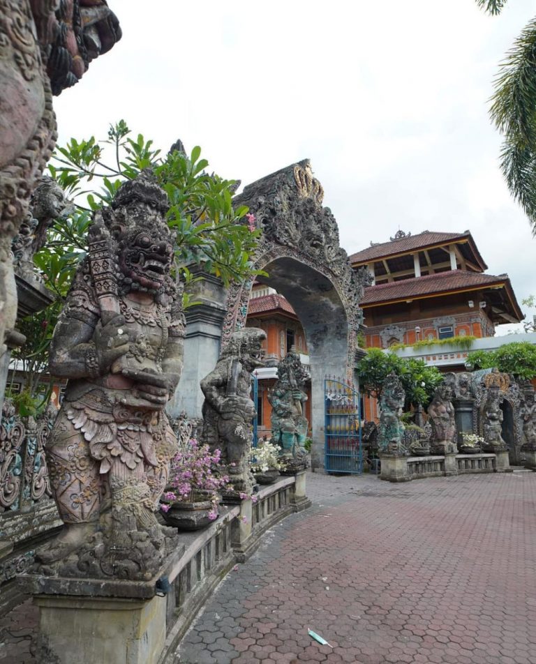 Galeri Perak di Desa Celuk Balicom 768x952