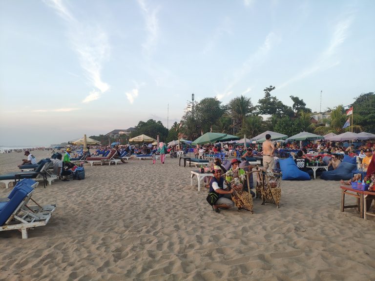 bali legian beach 20191206 182055 768x576