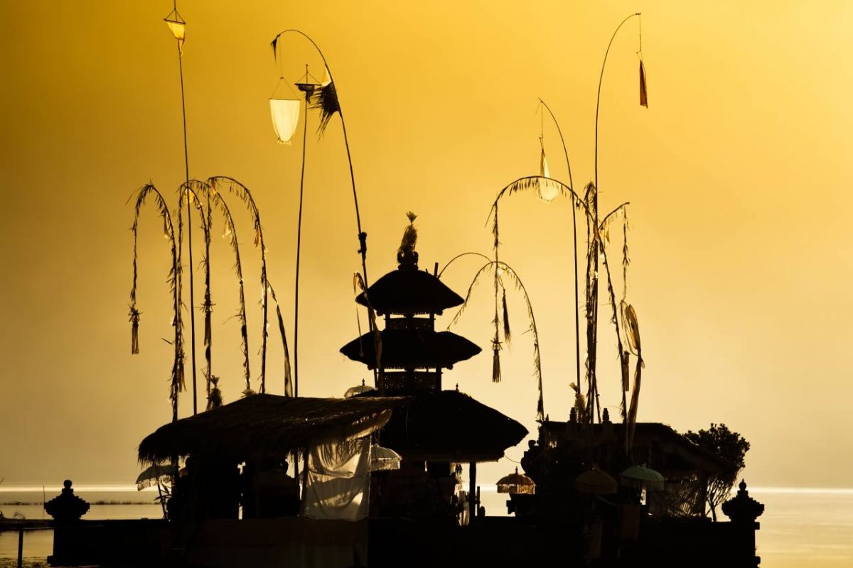 Bali Temple in Lake