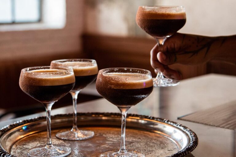 Revolver martini 1200 768x512