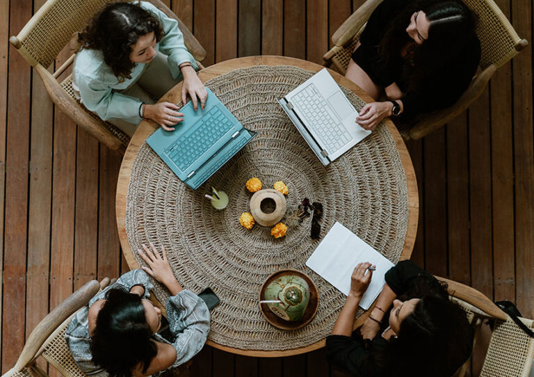 zin coworking table canggu 768x542