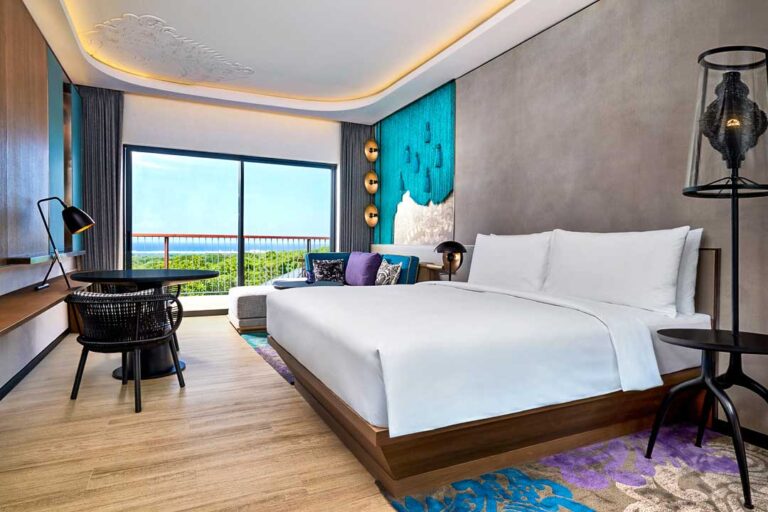 01 Renaissance Nusa Dua Bedroom Deluxe Sea View 1080 768x512