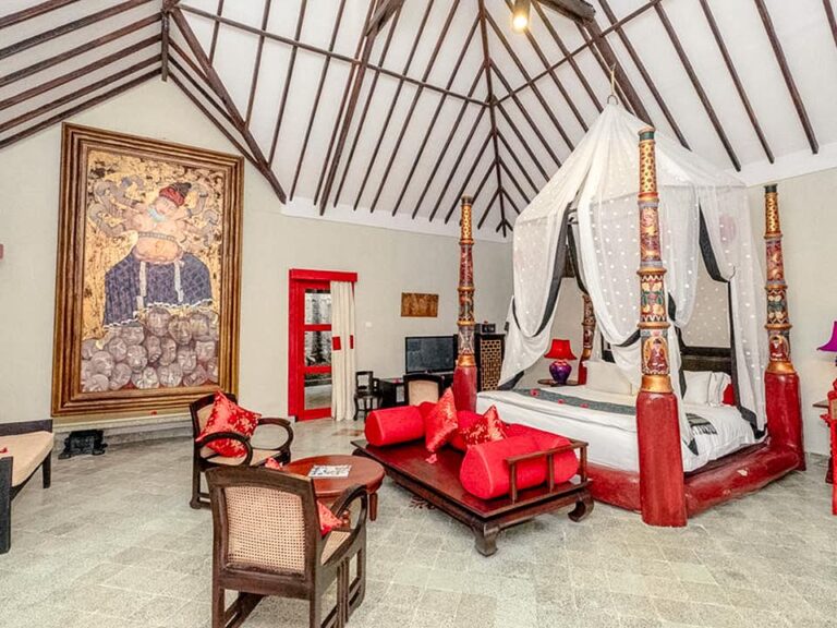 tugu lombok 960 768x576