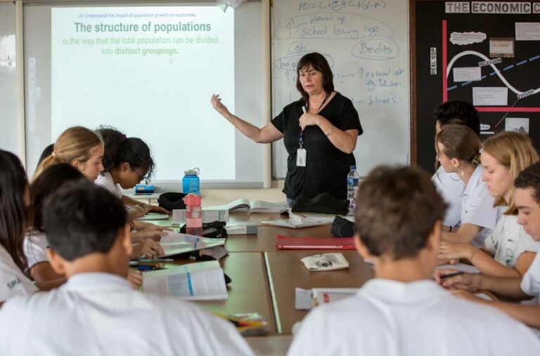 dyatmika school 768x507