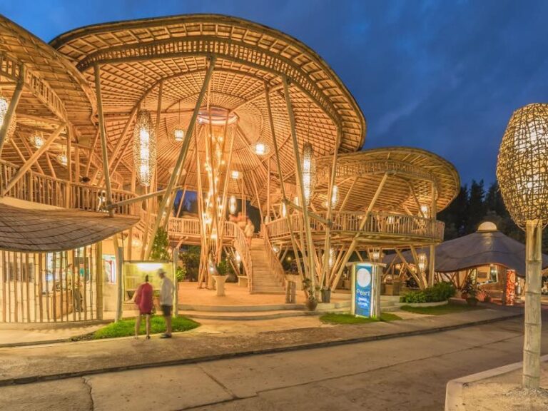 pearl beach lounge 1 768x576