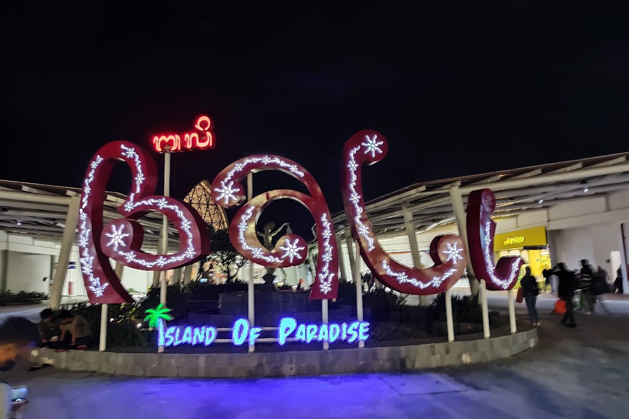 bali welcome sign airport