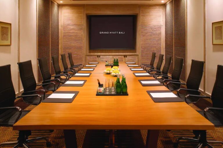 BALGH P093 Jepun Boardroom.16x9 768x512