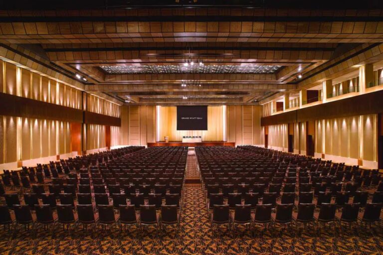 BALGH P101 Grand Ballroom Theater style.16x9 768x512