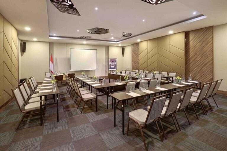 meeting room 768x512