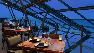 moonlite restaurant evening