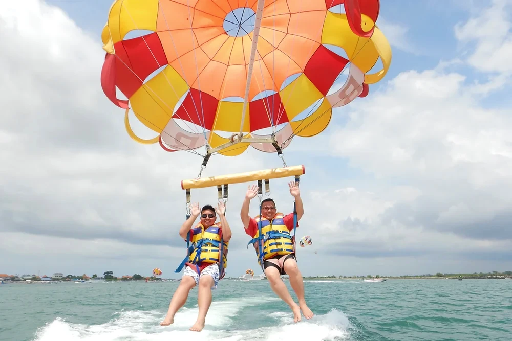 parasailing watersports