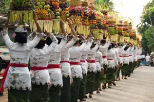 bali hindu parade odalan canggu